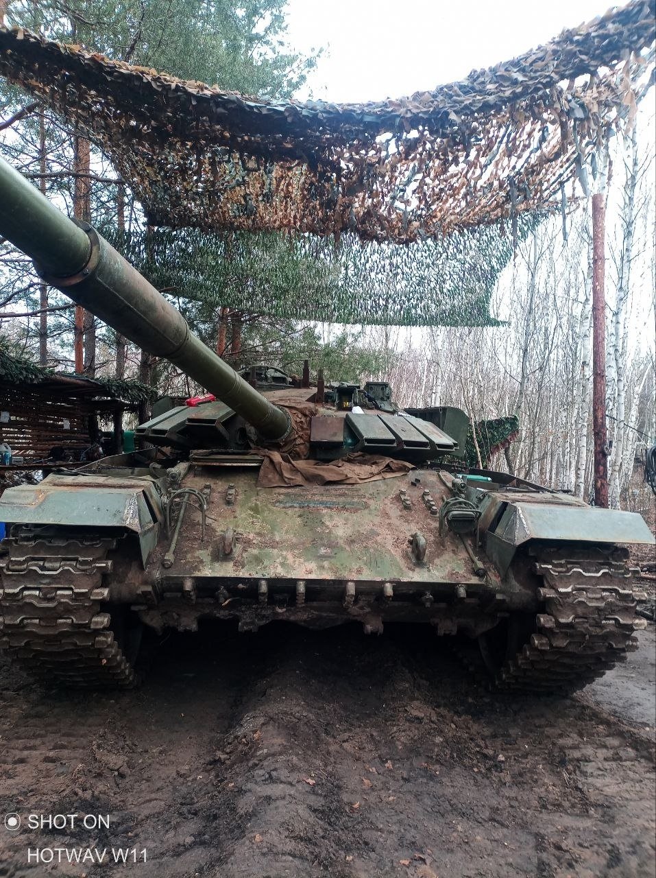 T-72A with reactive armor in a T-72B3M-type configuration. 59th Tank Regiment, Luhansk region, Russian Armed Forces, 2024. Photo credits: Andriy Tarasenko