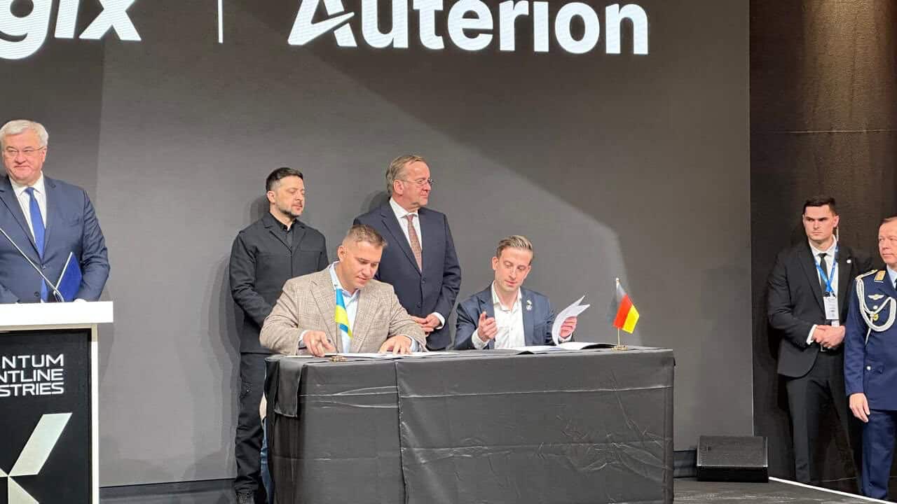 Ceremonial signing of documents on the establishment of the German-Ukrainian joint venture Auterion Airlogix Joint Venture. Photo credits: Auterion and Airlogix