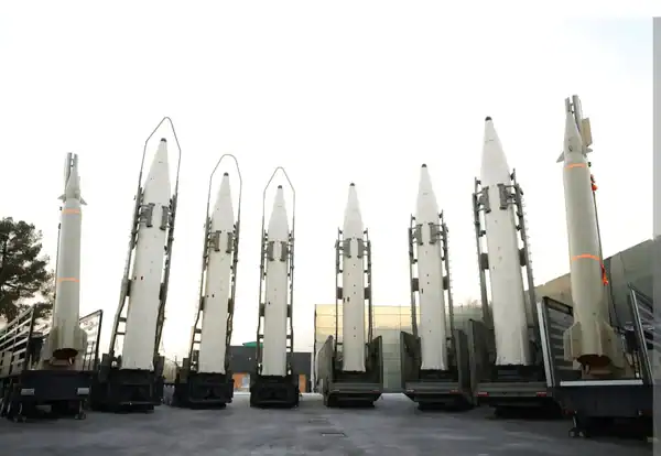 Одна з найпотужніших балістичних ракет Khorramshahr 4 введена у стрій в аерокосмічному ракетному комплексі КВІР – іранські ЗМІ