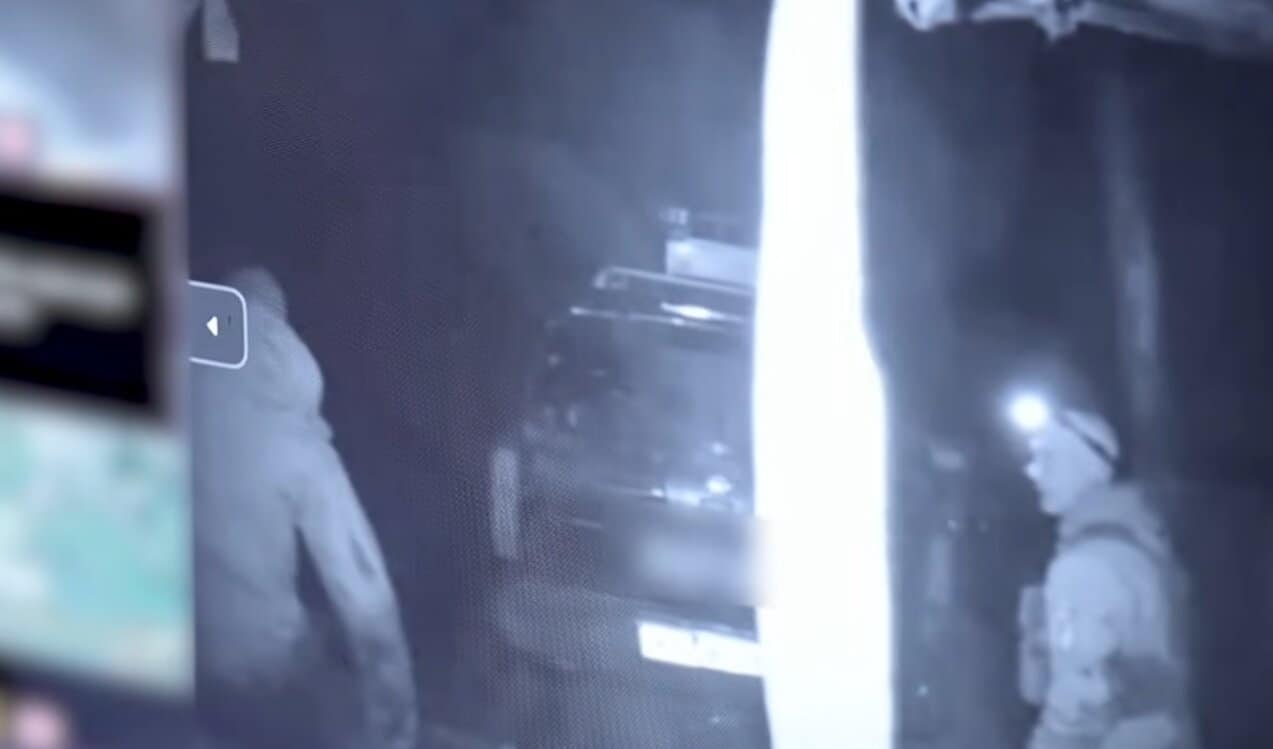 Наземний дрон доставив бійця до автівки на якій його відправлять до медиків. Грудень 2025. Джерело: 57-ма бригада ЗСУ