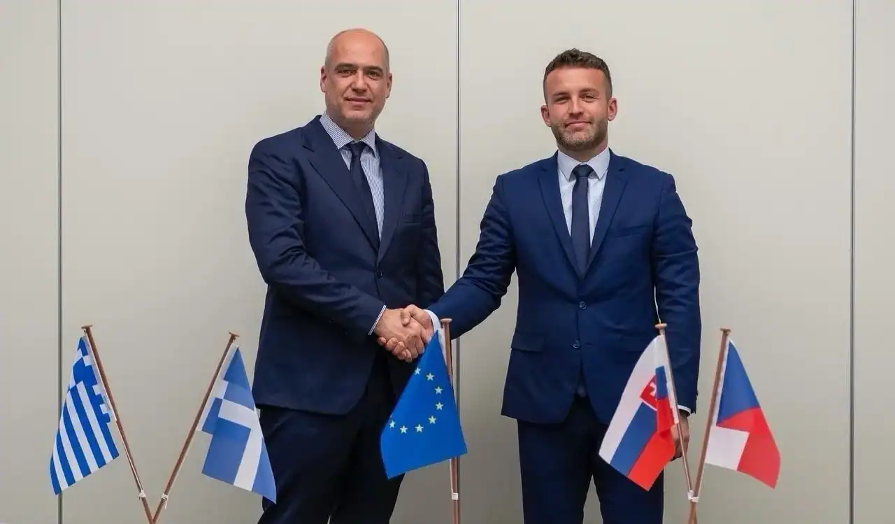 Підписання угоди між представниками Czechoslovak Group та Hellenic Defence Systems. 30 січня 2026 року. Фото: CSG