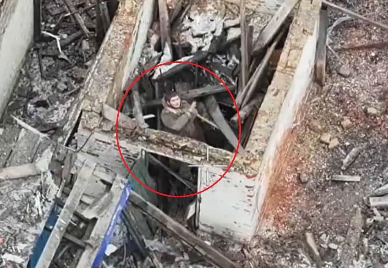 Під час звернення з гучномовця із закликом про здачу в полон. Джерело: відео 158 ОМБр