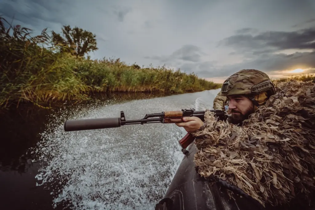 Бійці 40-ї бригади морської піхоти на Дніпрі. Фото 40 бригада морської піхоти.jpg