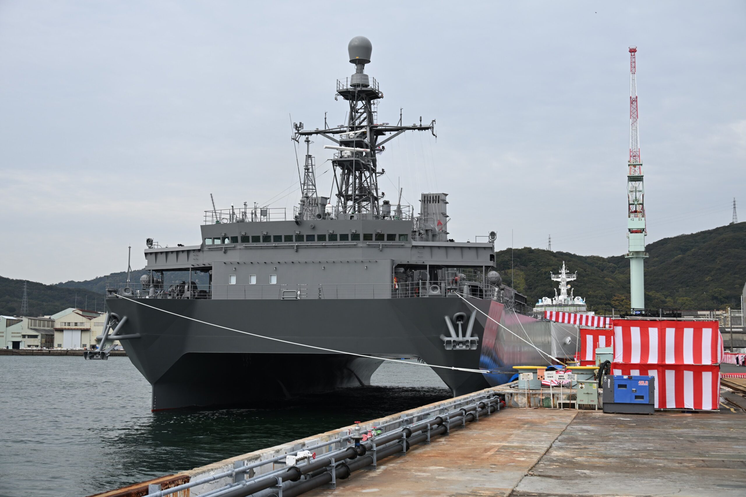 Японський флот поповнився океанічним розвідувальним судном JS Bingo