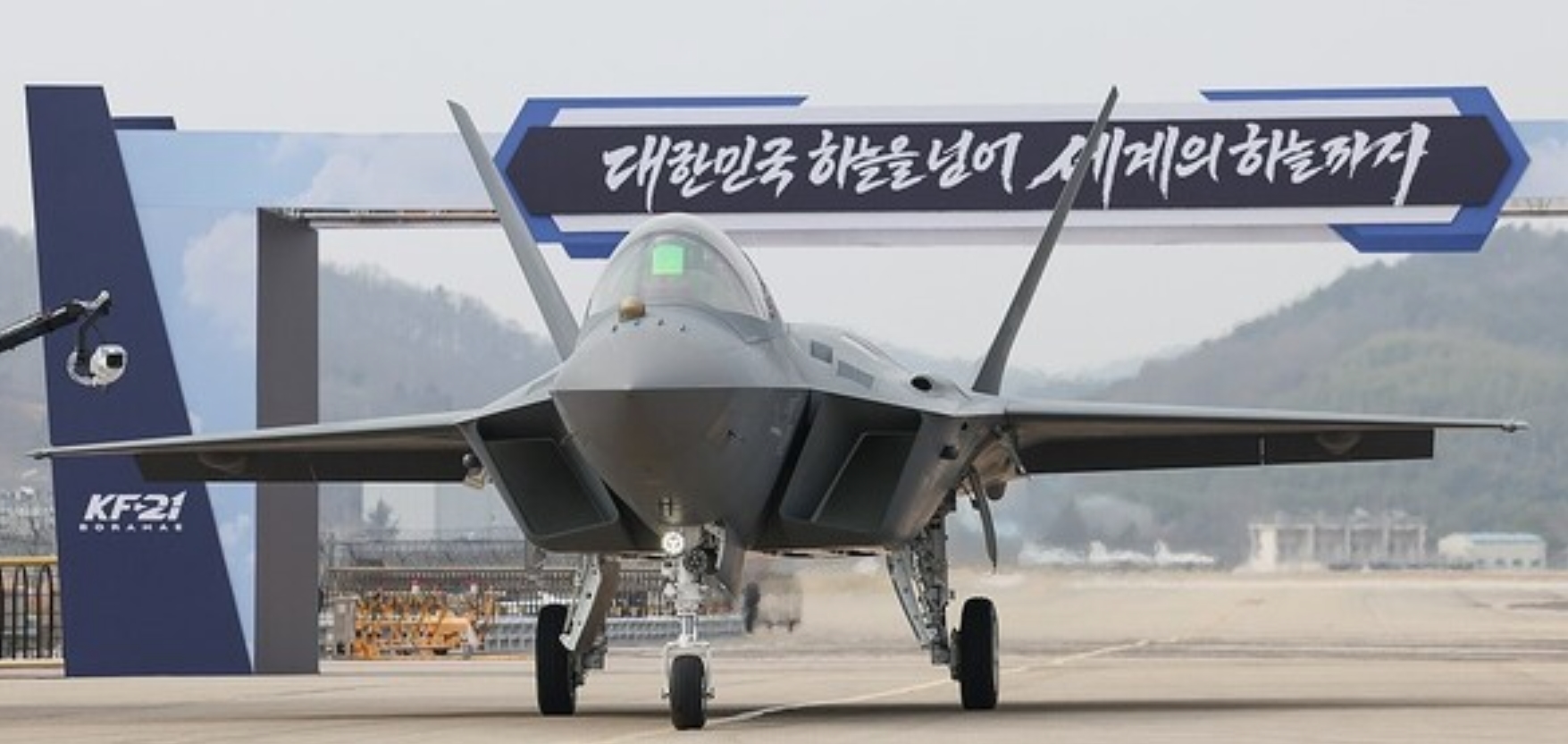 The first serial KF-21 fighter jet. March 2026. Photo credits: ebn.co.kr