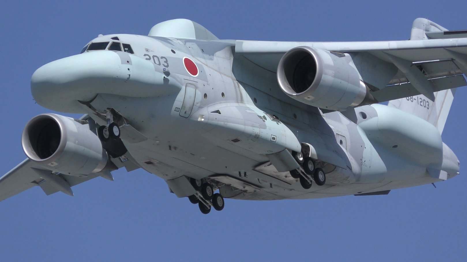Kawasaki EC-2 Makes First Flight in Japan