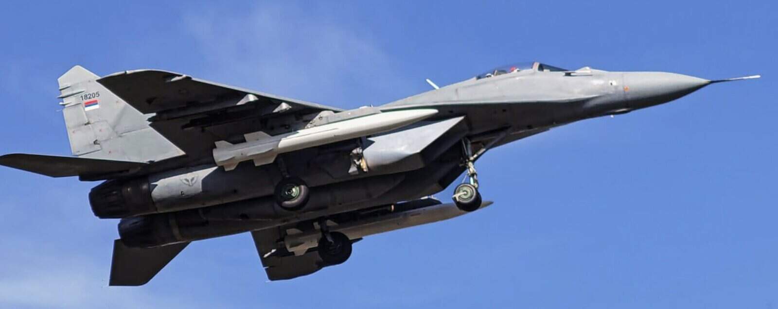 Винищувач МиГ-29 Повітряних сил Сербії з китайською ракетою CM-400AKG. 2026 рік. Джерело: @Lukai1861