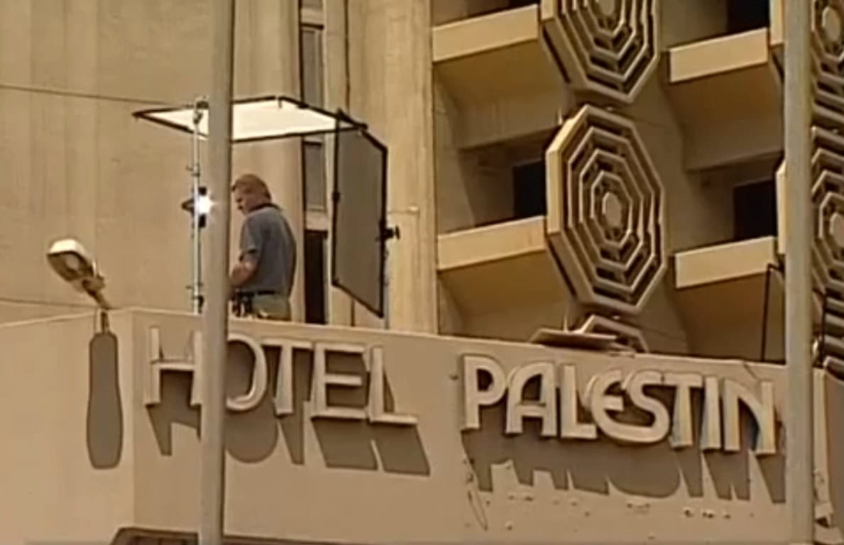 Відблиск від обладнання журналістів в готелі Palestin