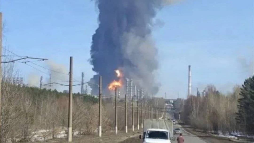У Татарстані стався вибух і почалася пожежа на нафтохімічному заводі «Нижнекамскнефтехим»