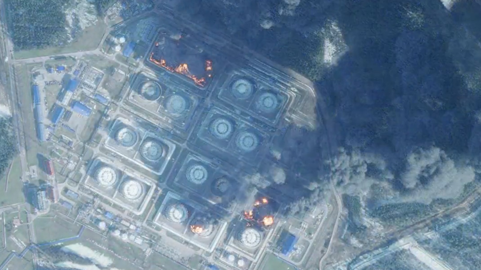 Атака дронів зупинила Приморськ — найбільший нафтовий порт РФ на Балтиці