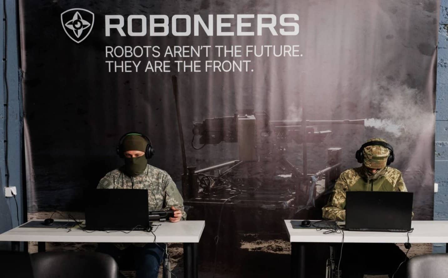 Оператори дронів компанії ROBONEERS. Джерело: Технологічні Сили України