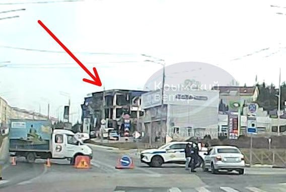 Уражена будівля підприємства, що належить концерну «Алмаз-Антей» у Севастополі. 19 березня 2026. Джерело: «Крымский ветер»