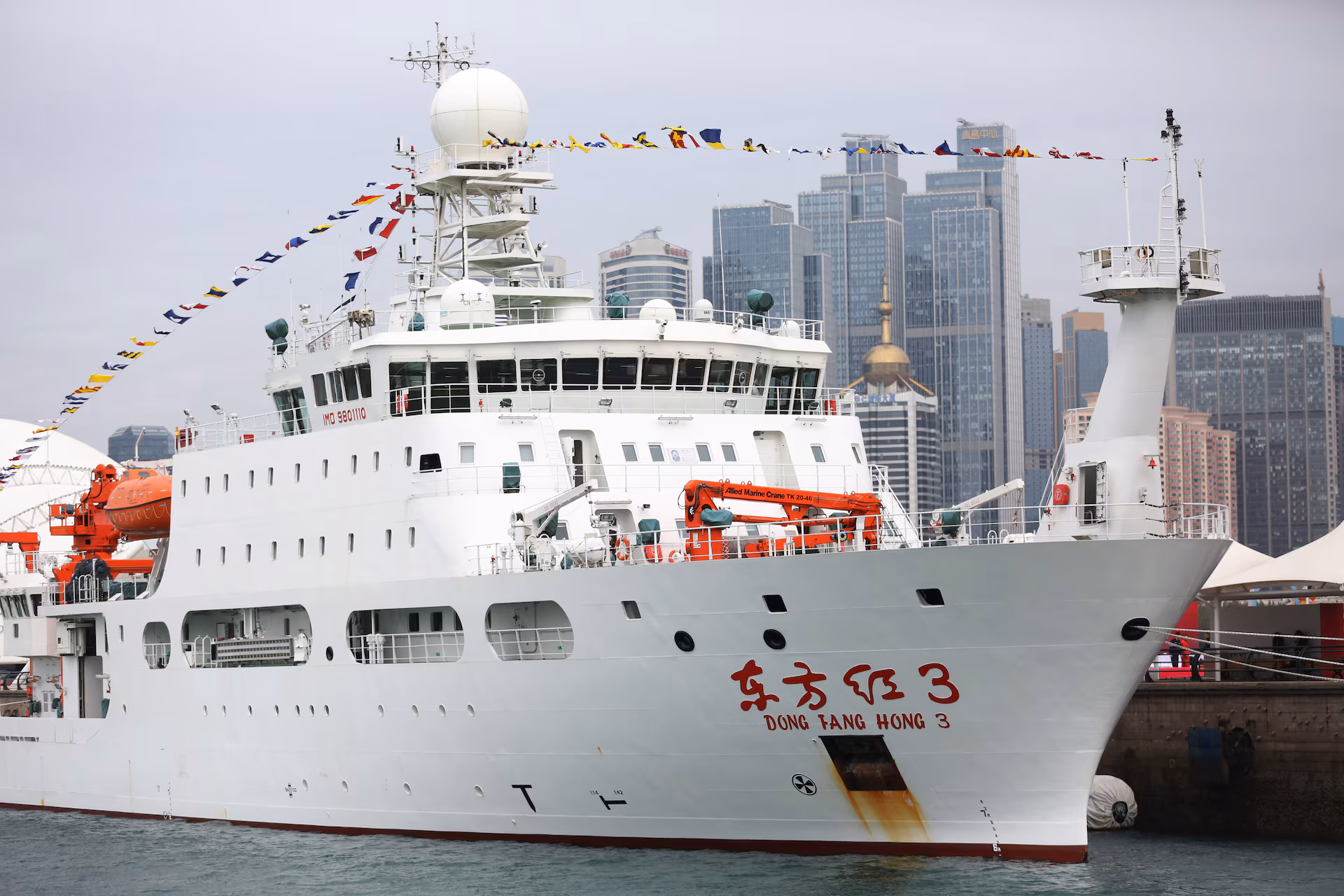 The Chinese research vessel Dong Fang Hong 3. Photo credits: Reuters