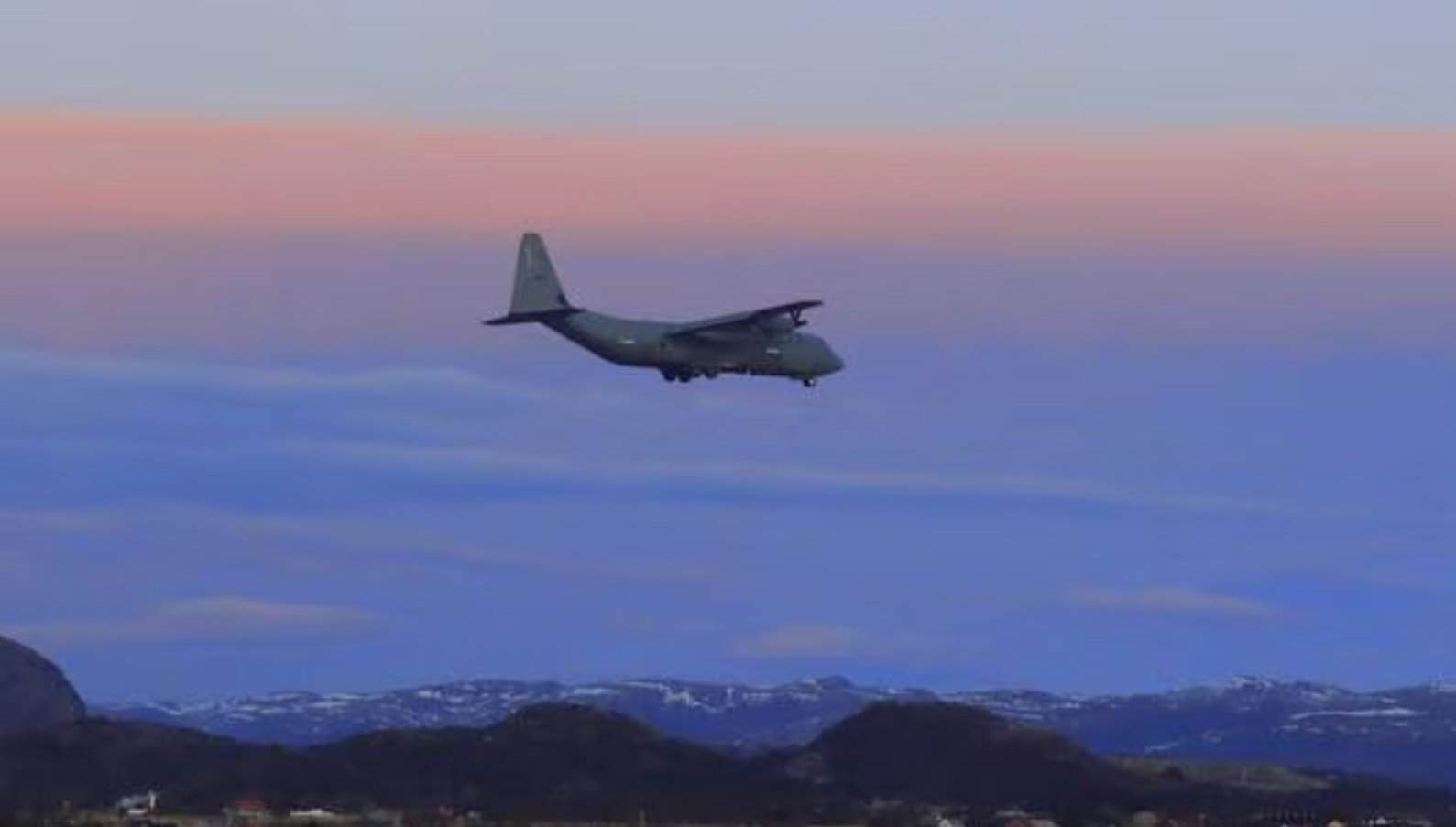 В Норвегії екстрено посадили військовий літак C-130 через критичну несправність