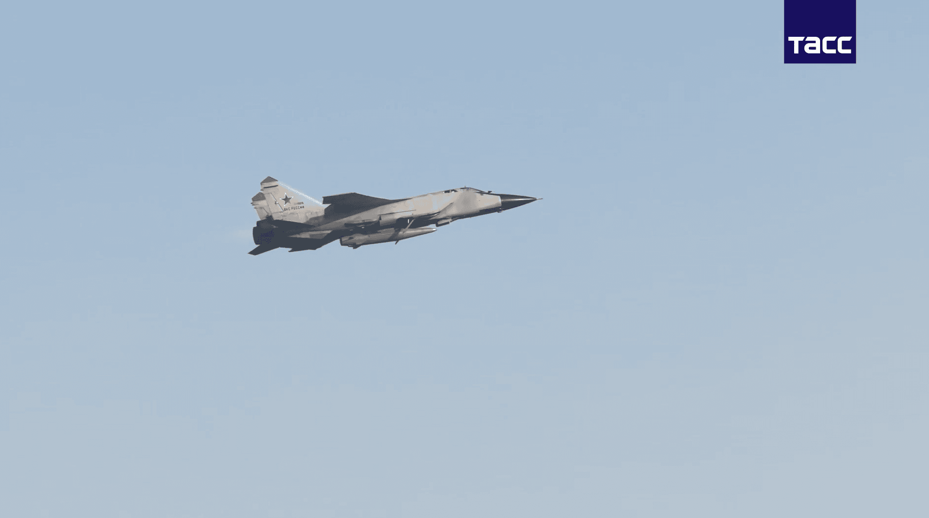 Російські МиГ-31К, озброєні ракетами «Кинджал», провели польоти і дозаправку біля повітряного простору Японії