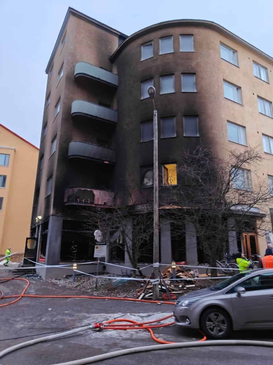 Наслідки підпалу магазину у Фінляндії, приміщення якого використовувала організації, що допомагає ЗСУ. Фото: Helsingin Sanomat