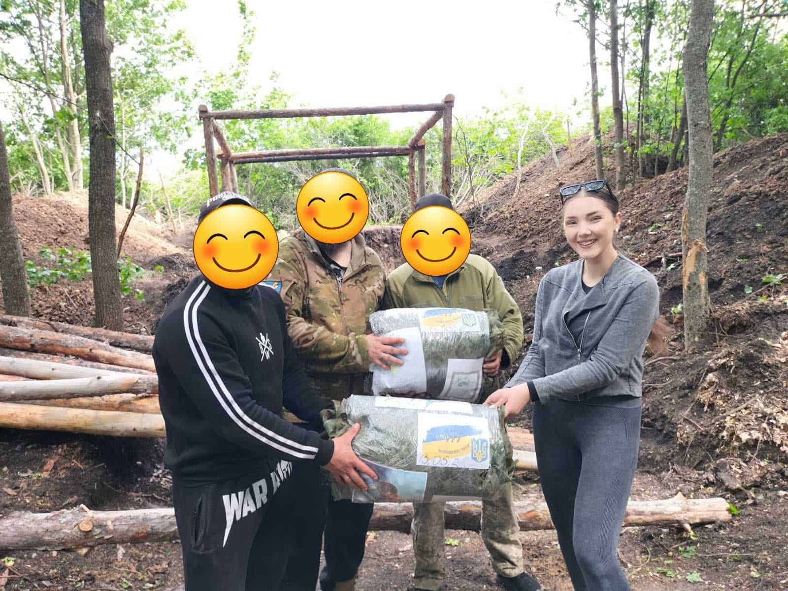 Анастасія працює з бійцями 3-ї окремої важкої механізованої бригади після виходу з позицій. Особистий архів