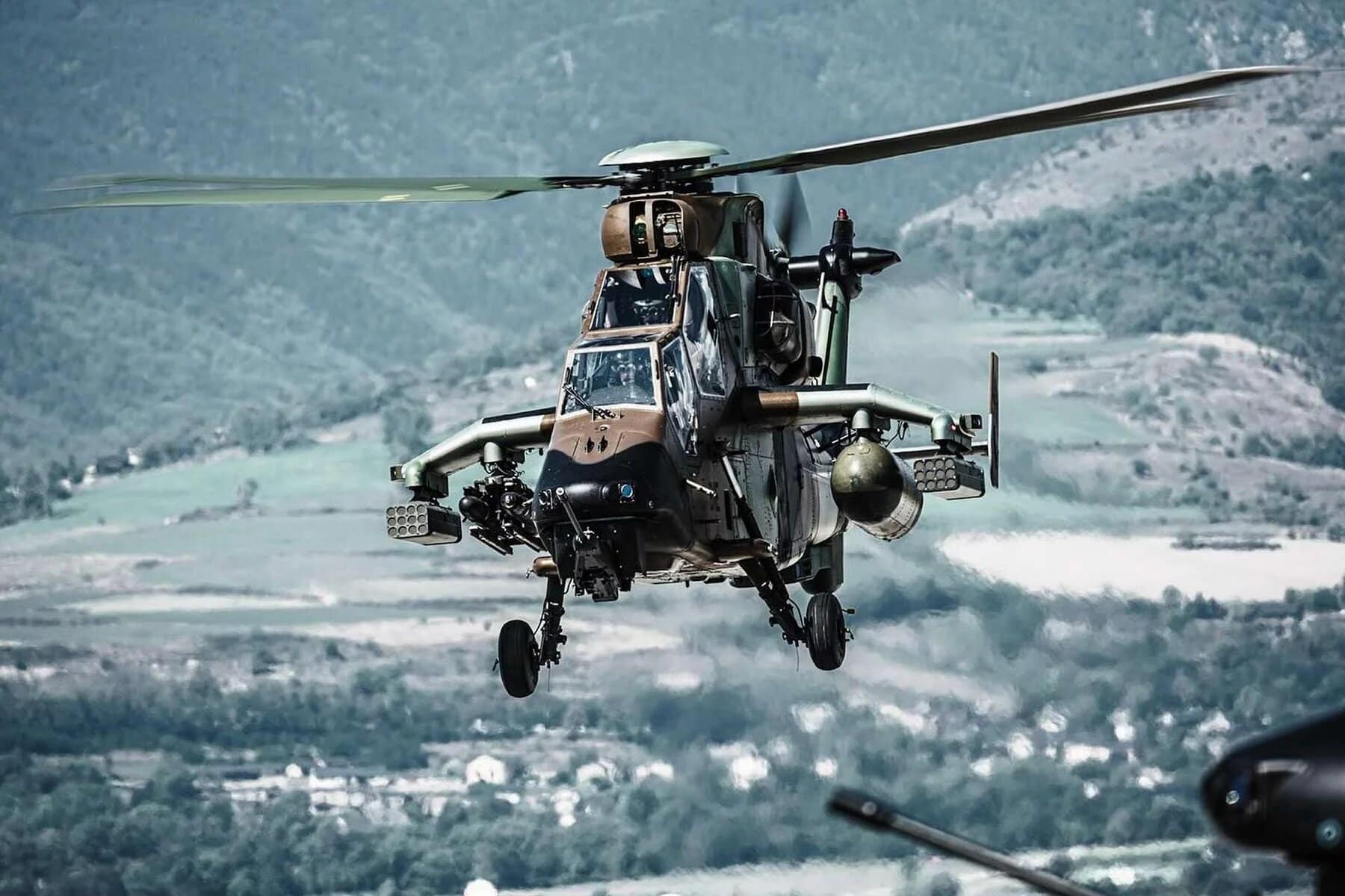 Франція залучила гелікоптери Tiger проти дронів у Перській затоці