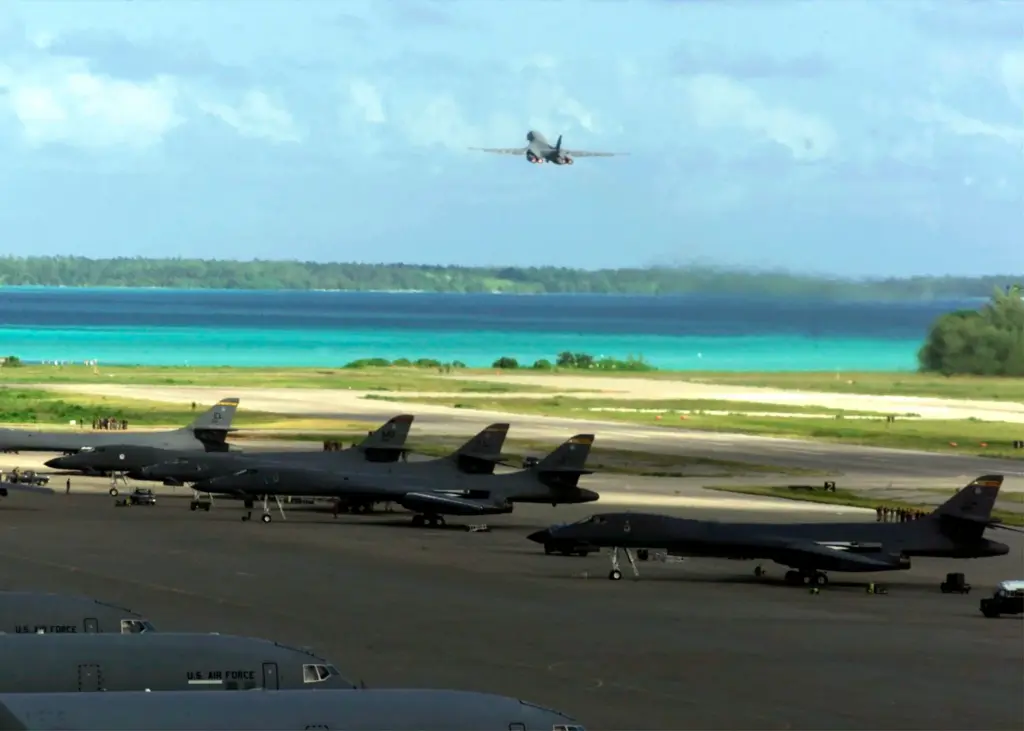 USA to Eliminate Threats to Shipping in the Strait of Hormuz from British Bases — London Has Given Permission