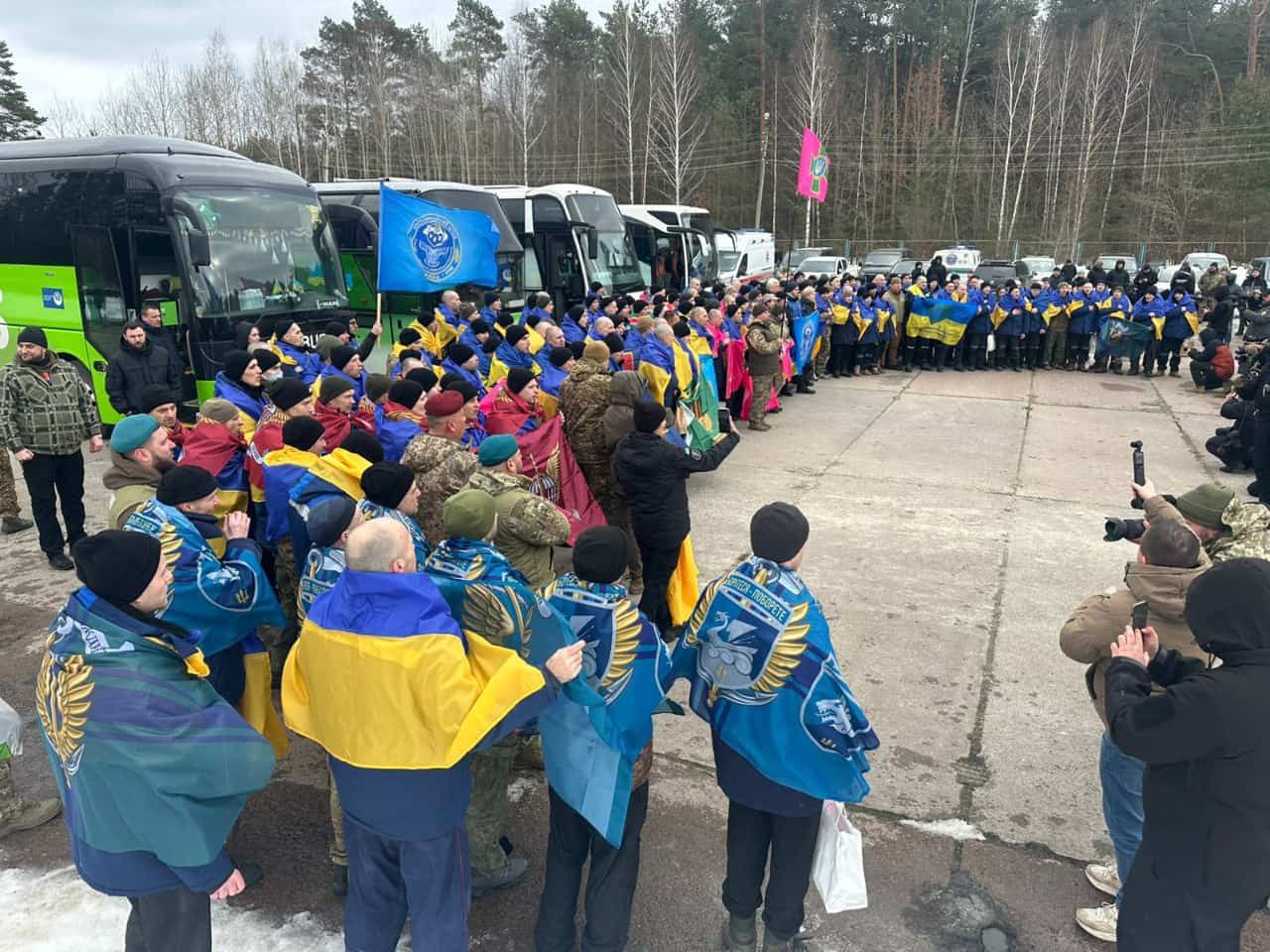 З російського полону звільнили 200 українців