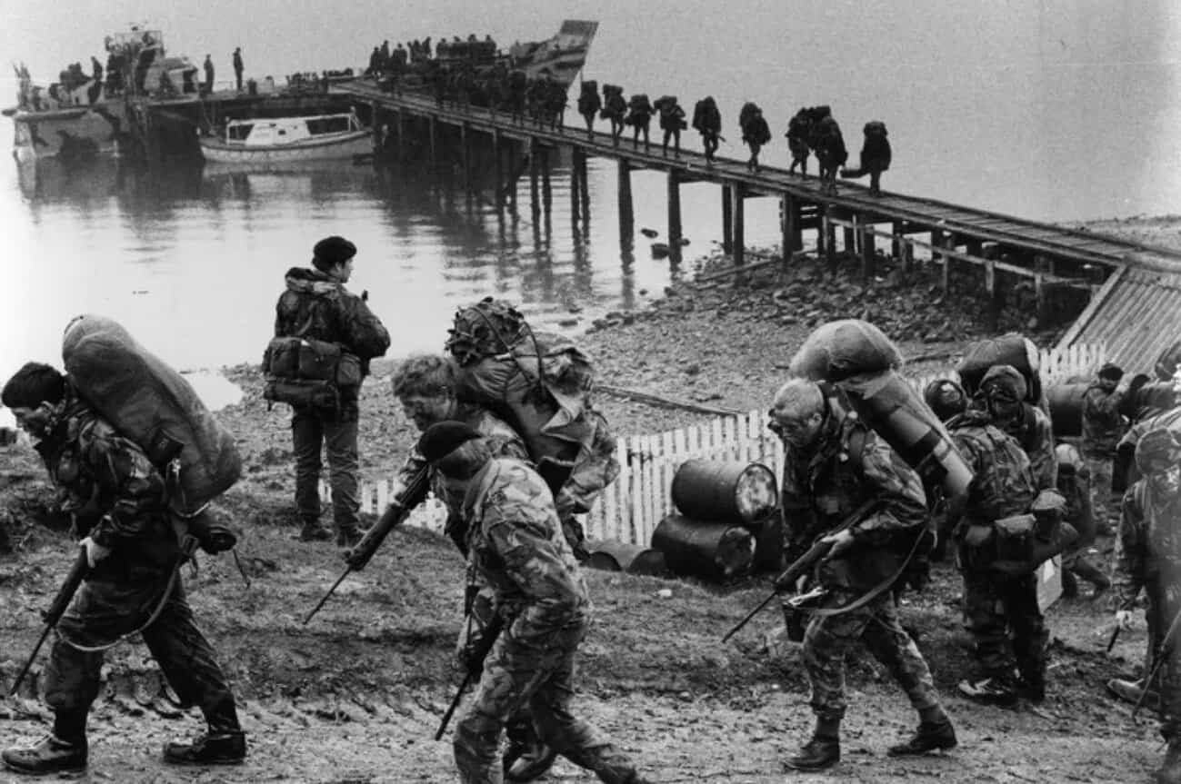 A photograph from the Falklands War. Source: Fox Photos/Getty Images