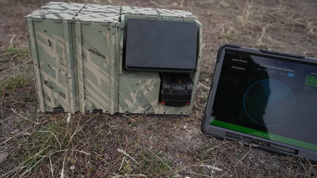 Модульна пускова установка та пульт керування системи SECTR. Стоп-кадр з відео Talon Avionics