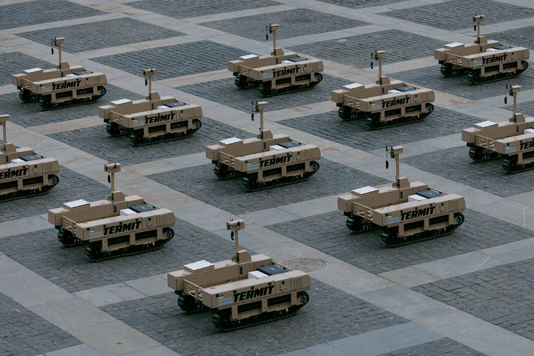 Transfer of TerMIT ground robotic systems. Photo credits: Tencore