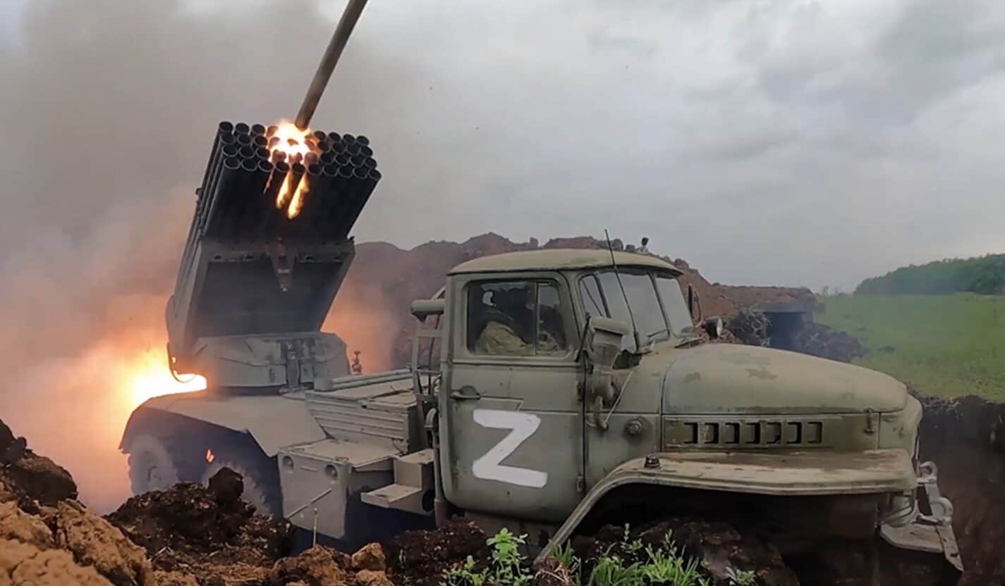 Russian Troops Break Easter Ceasefire, Kill Evacuation Team Near Huliaipole