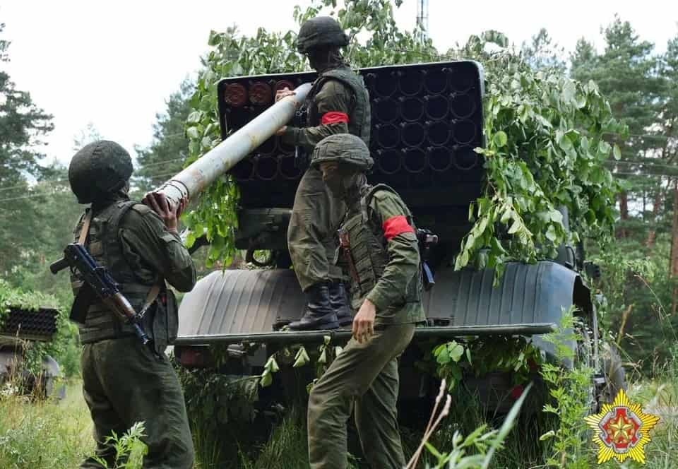 Білорусь почала розбудовувати позиції артилерії біля кордону з Україною