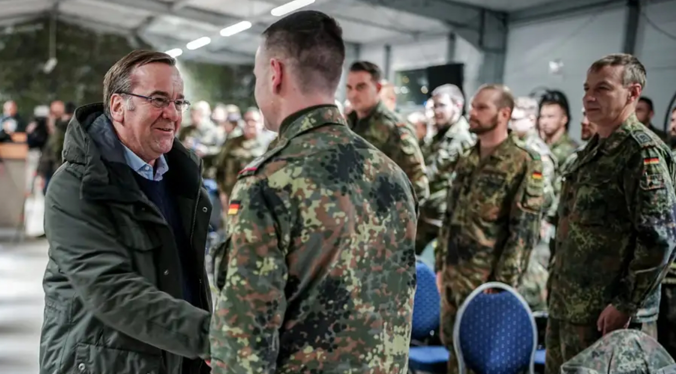 Bundeswehr Restricts Use of Personal Phones Due to Espionage Threats from Russia and China