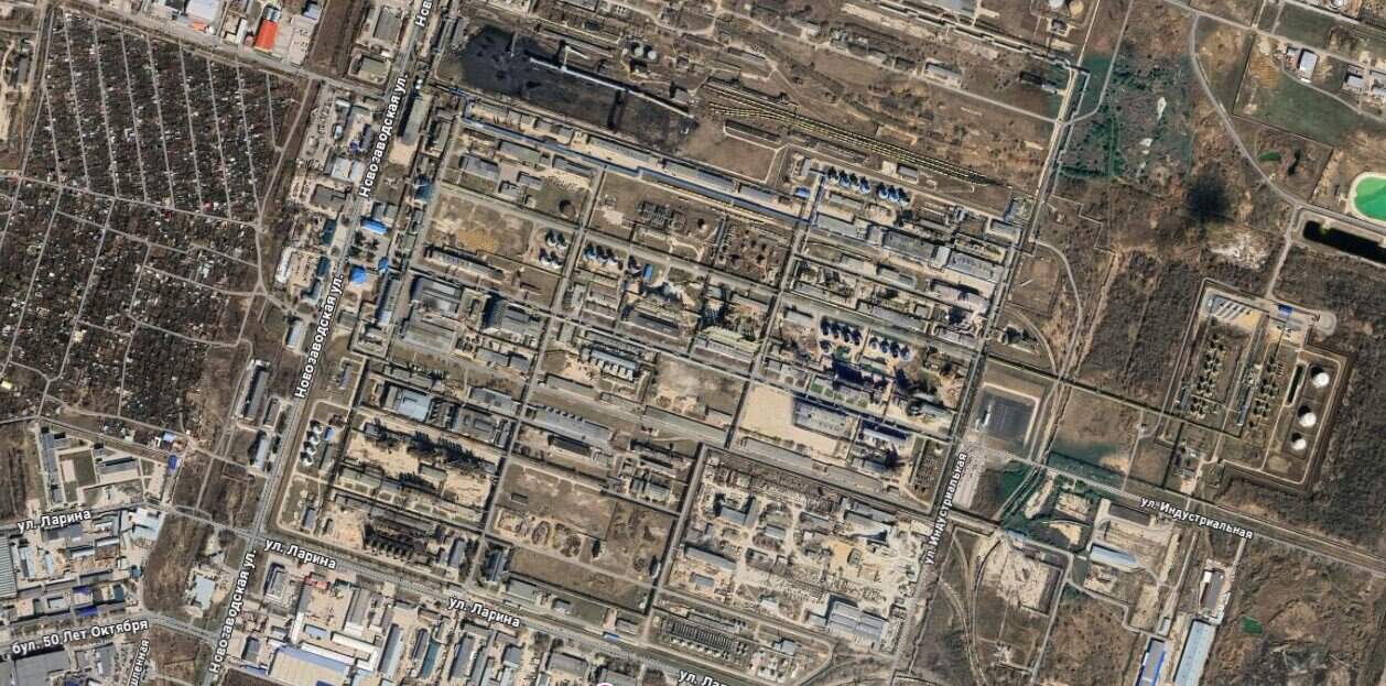 Satellite image of the Togliattikauchuk chemical plant. Photo credits: Google Maps.