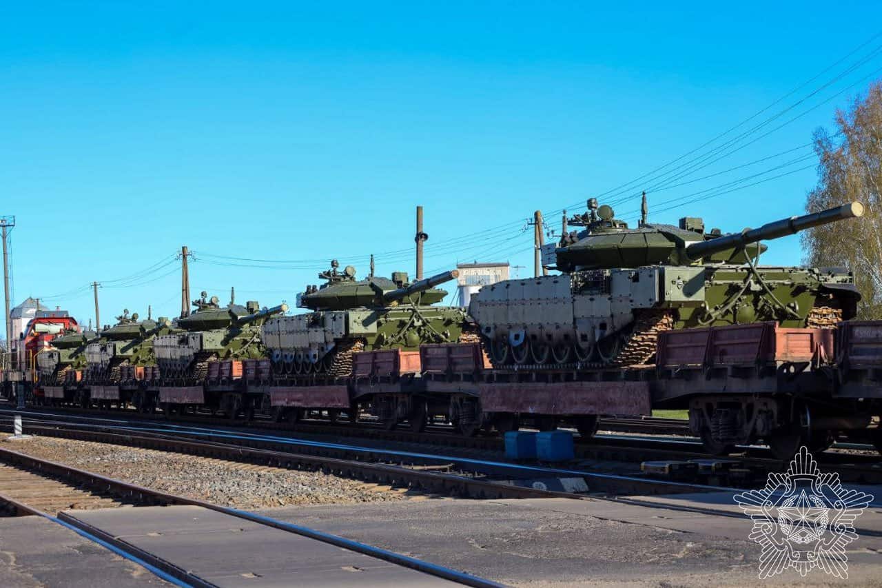 Belarusian Army Receives First Serial Batch of T-72BM2 Tanks