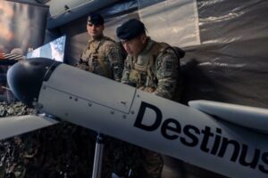 Французька армія випробує дрони-перехоплювачі Hornet та Gobi