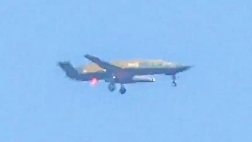 Перший серійний палубний дрон-заправник MQ-25 Stingray ВМФ США здійснив свій перший політ