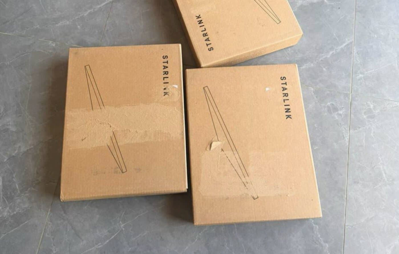 Starlink terminals being sold to Russian military personnel via Telegram. April 2026. Photo credits: Verstka