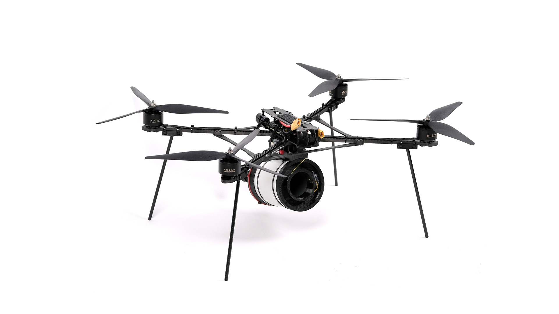 BlueBird Tech представила нову лінійку оптоволоконних FPV-дронів «Жах»