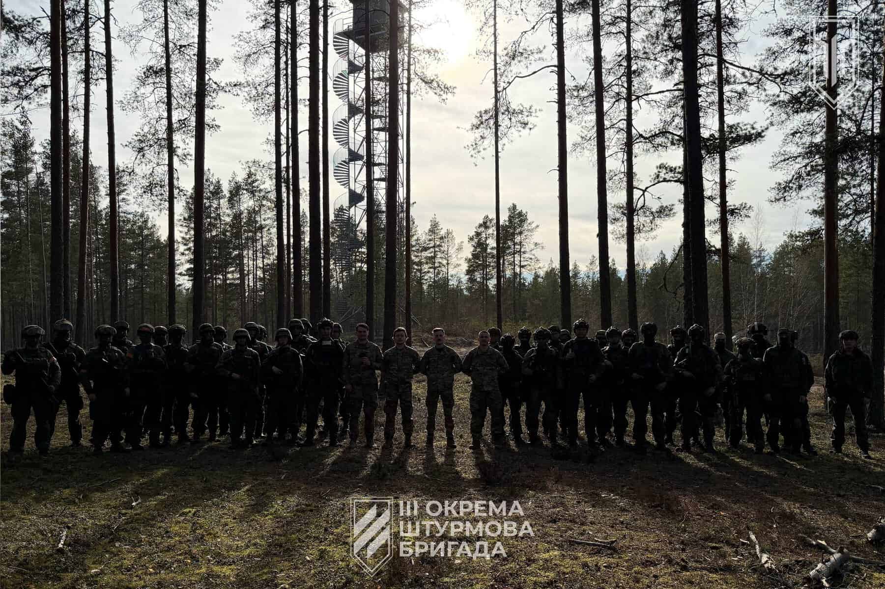 Українські оператори FPV із 3 ОШБр навчають фінських військових на Mighty Arrow 26