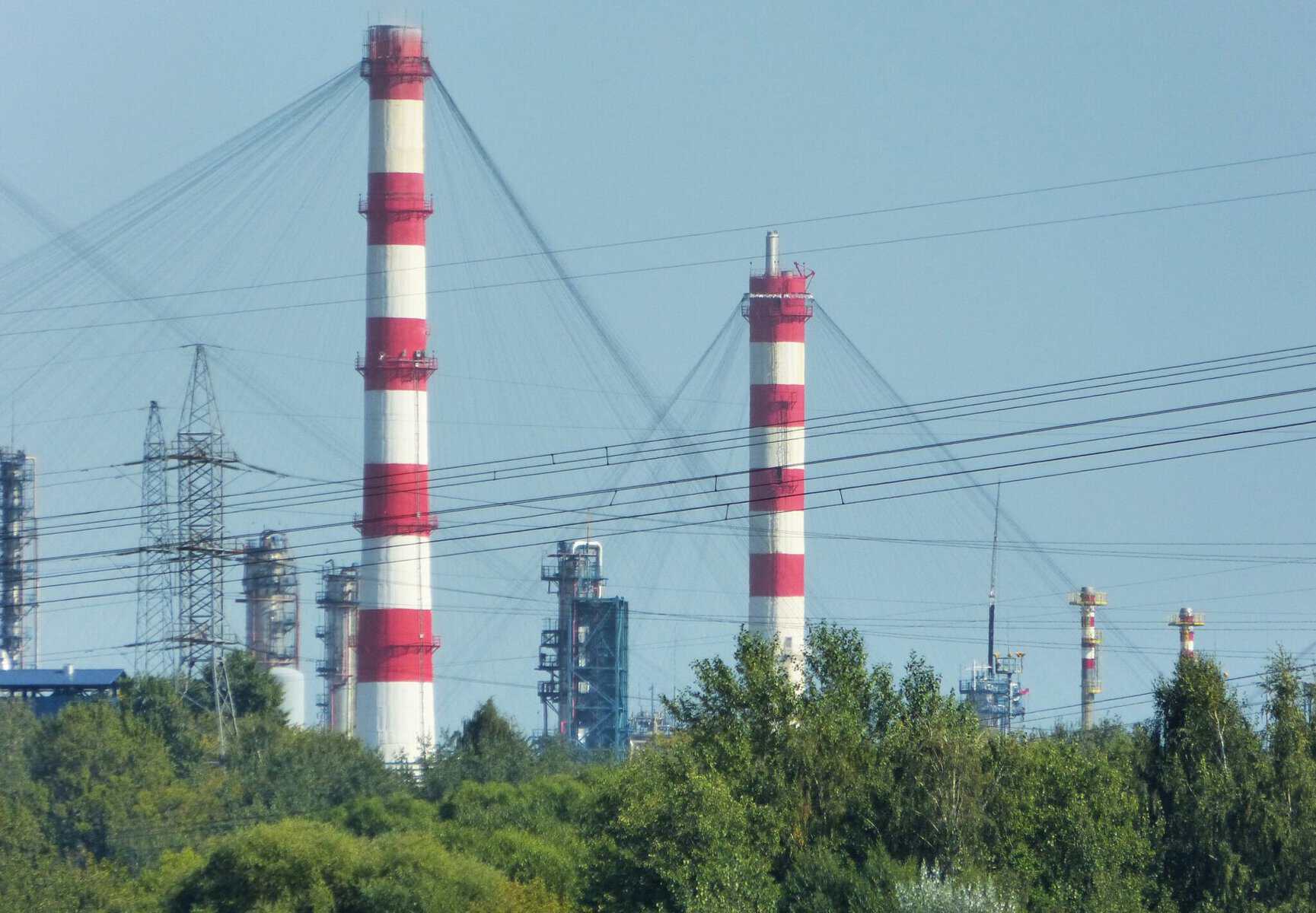 Anti-drone nets at the Kapotnya refinery. Photo credits Wiki
