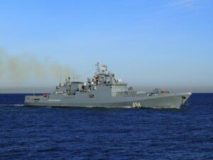 Російський фрегат «Адмирал Григорович» протягом квітня супроводжував близько шести суден поблизу узбережжя Британії
