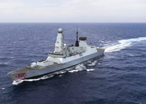 Велика Британія відправила есмінець HMS Dragon до Ормузької протоки
