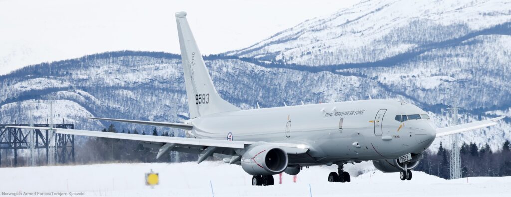 Морський патрульний літак P-8A Poseidon (борт 9583) Повітряних сил Норвегії (Royal Norwegian Air Force) на аеродромі. Фото: Norwegian Armed Forces / Torbjørn Kjosvold