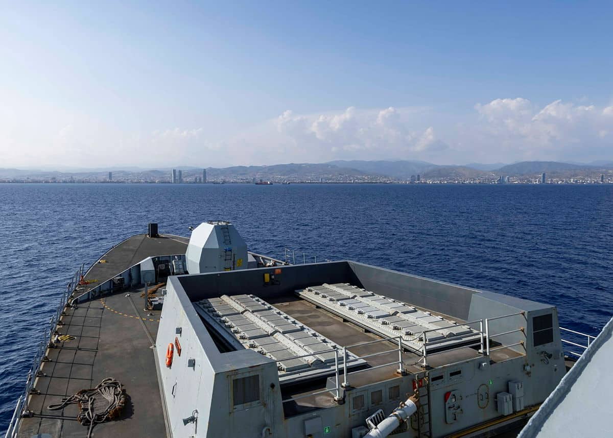 Ракетний есмінець HMS Dragon у Середземному морі. Фото: MOD UK
