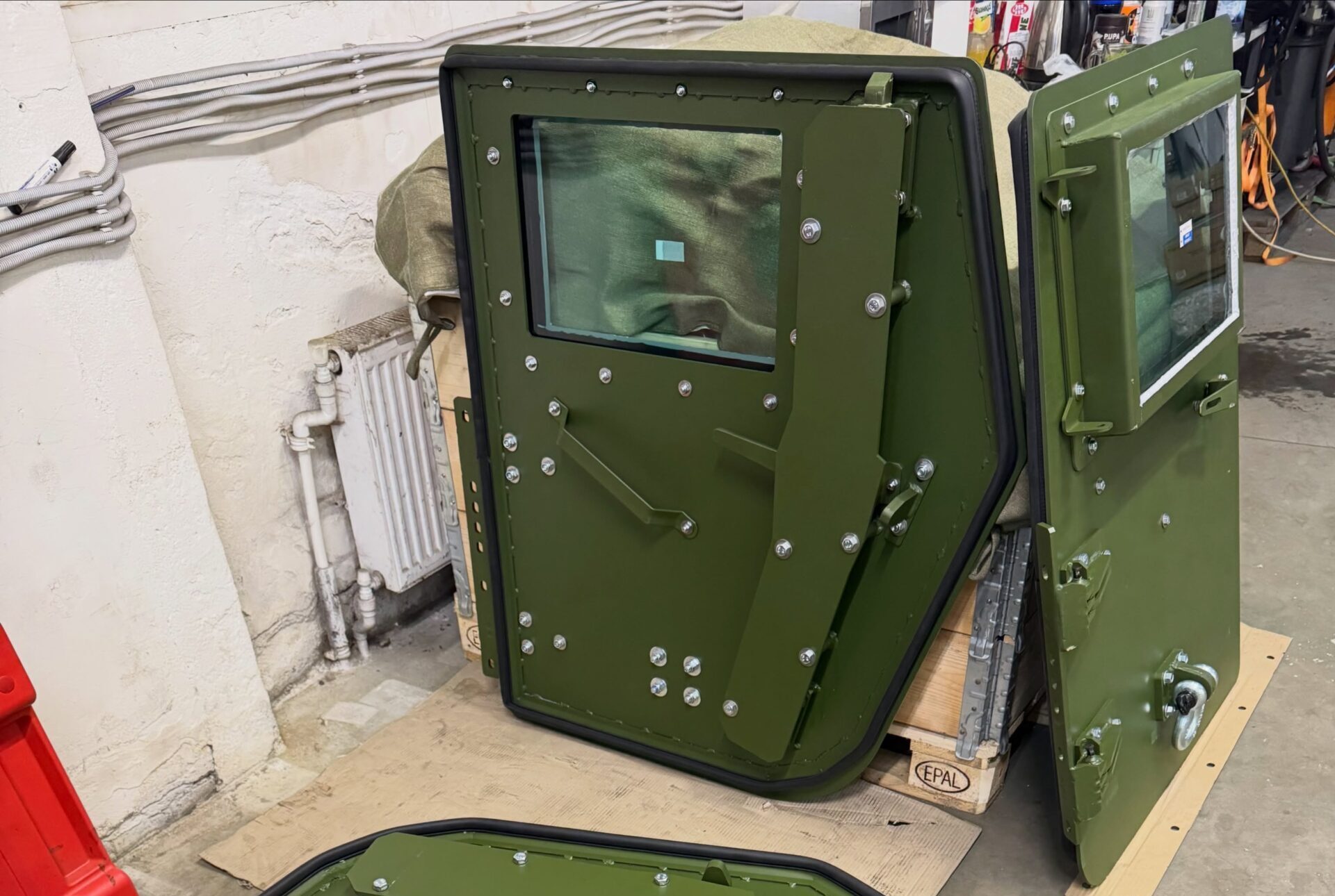 Ukraine Develops Domestic Armored Doors for HMMWV