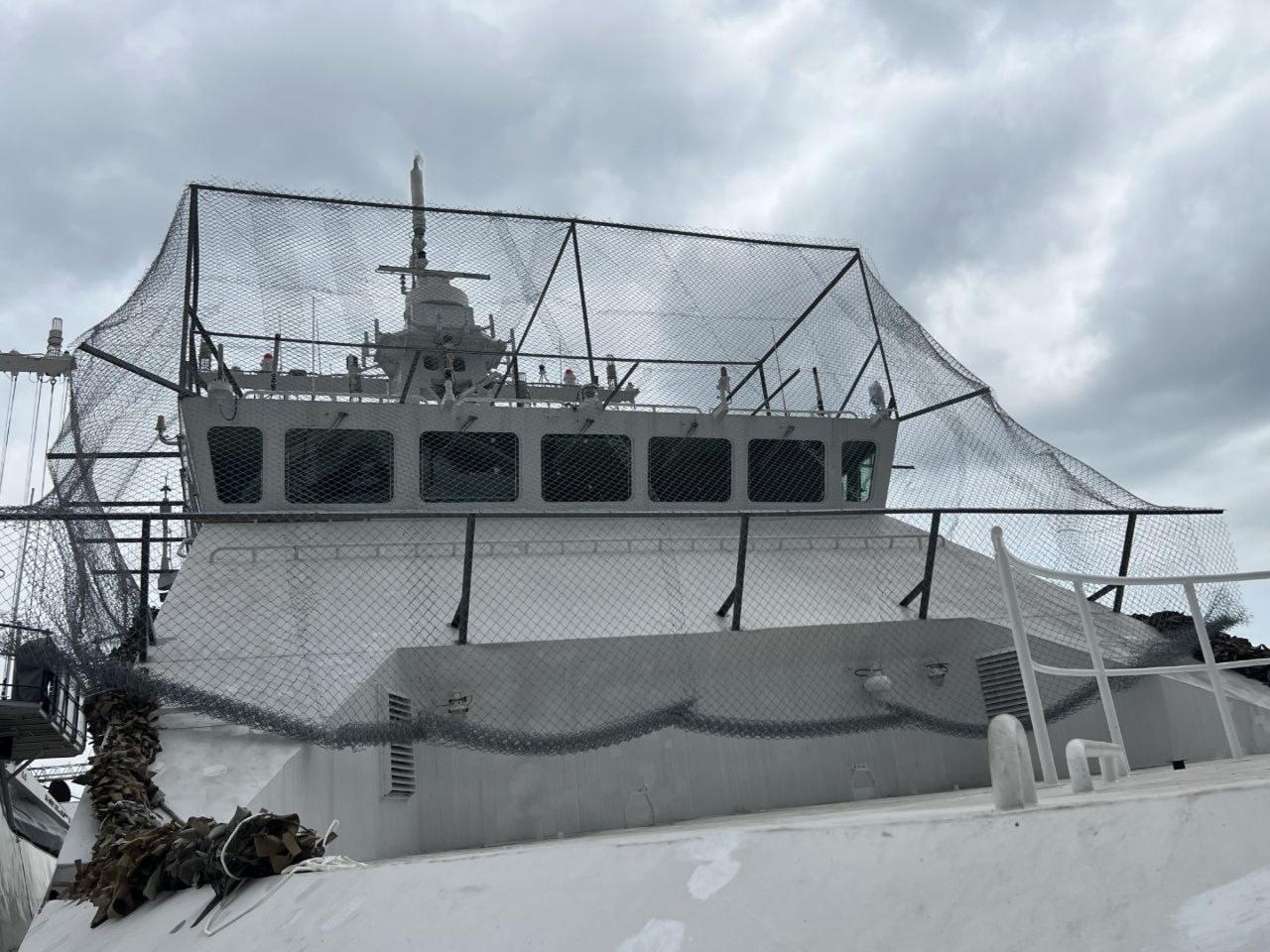 Russian Forces Wrap FSB Patrol Ship in Anti-Drone Cages