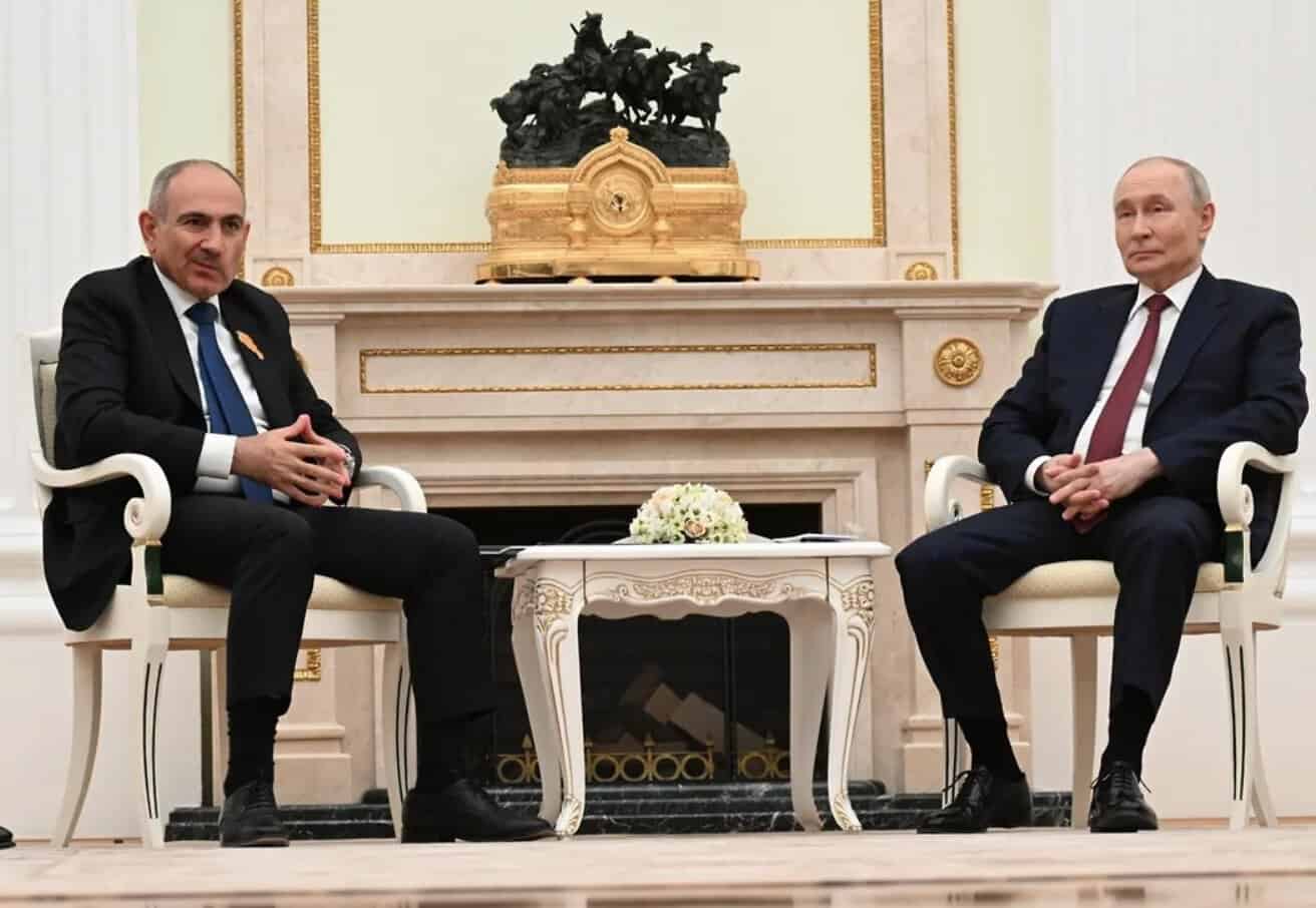 Прем'єр Вірменії Нікол Пашинян та президент Росії Володимир Путін. Джерело: kommersant.ru