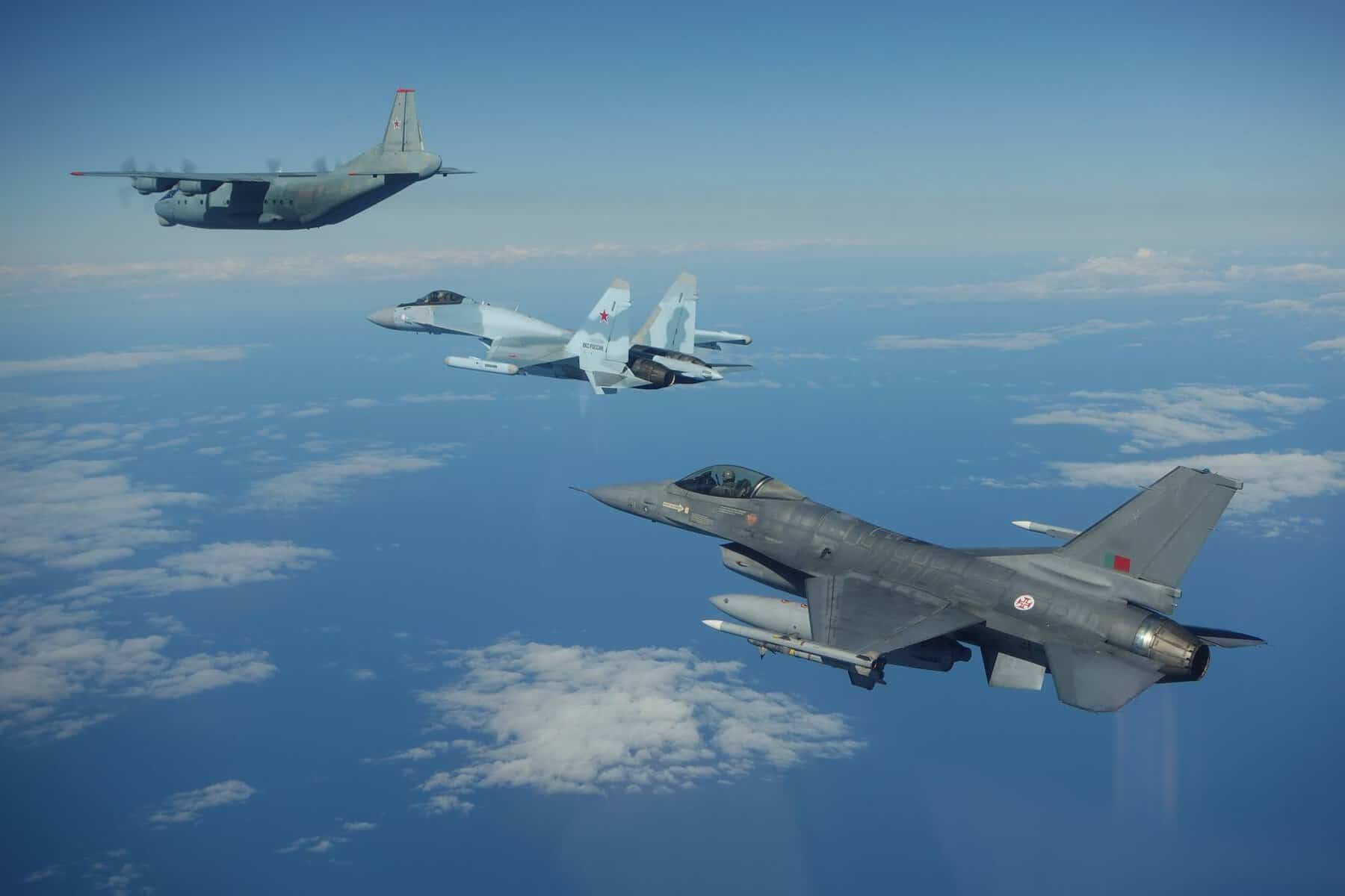 F-16 перехопили російські Ан-12 та Су-35 над Балтійським морем