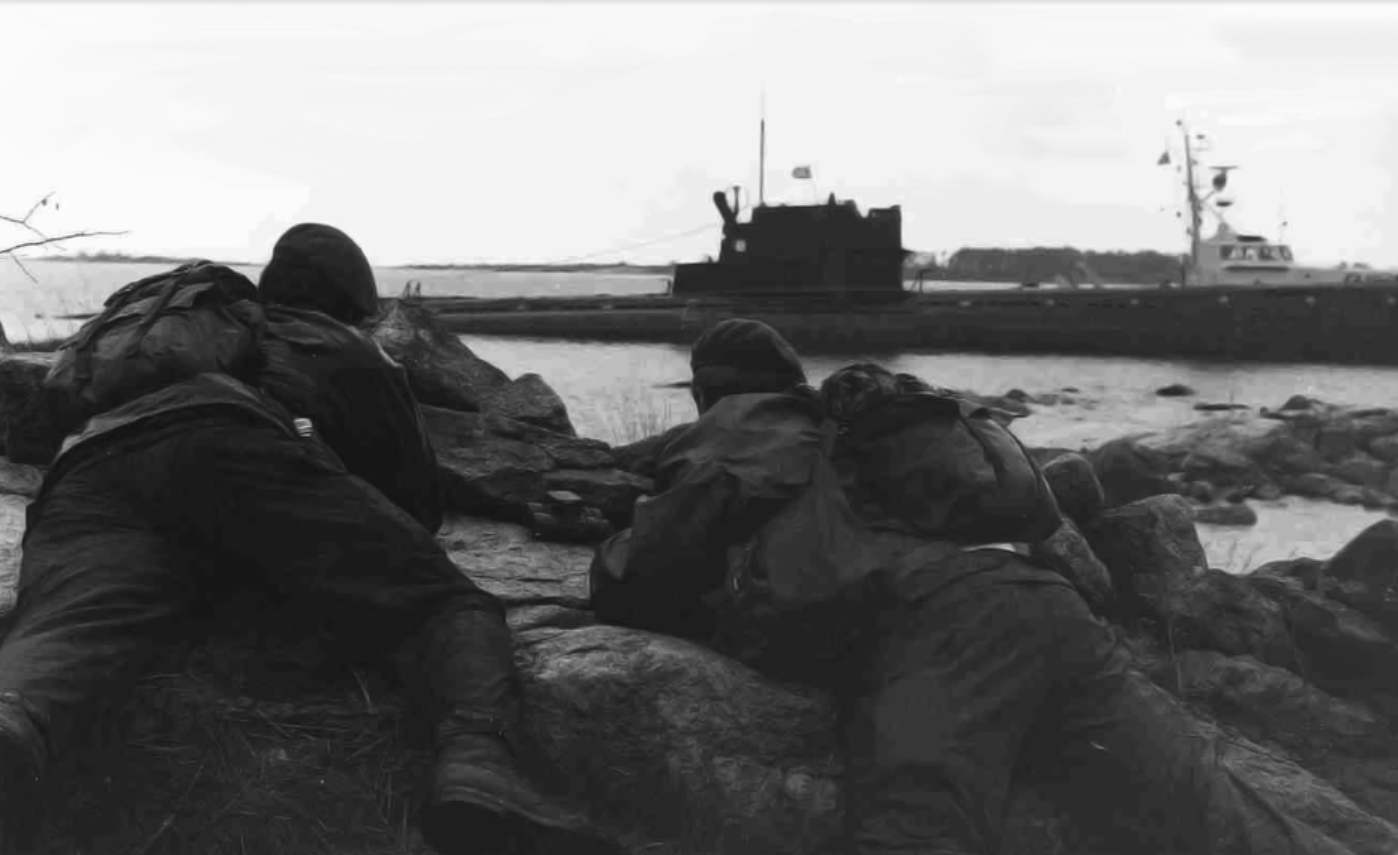 Soviet S-363 (U137) submarine aground near Sweden. 1981
