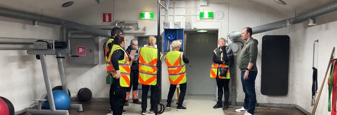Inspection of bomb shelters by German Federal Minister of the Interior Alexander Dobrindt. Source: Welt