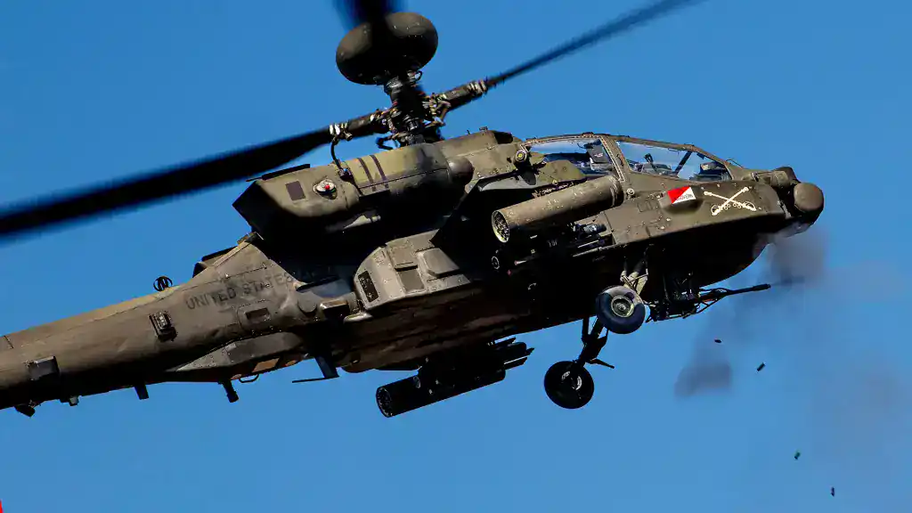 US Apache Helicopter Crashes Near the Strait of Hormuz