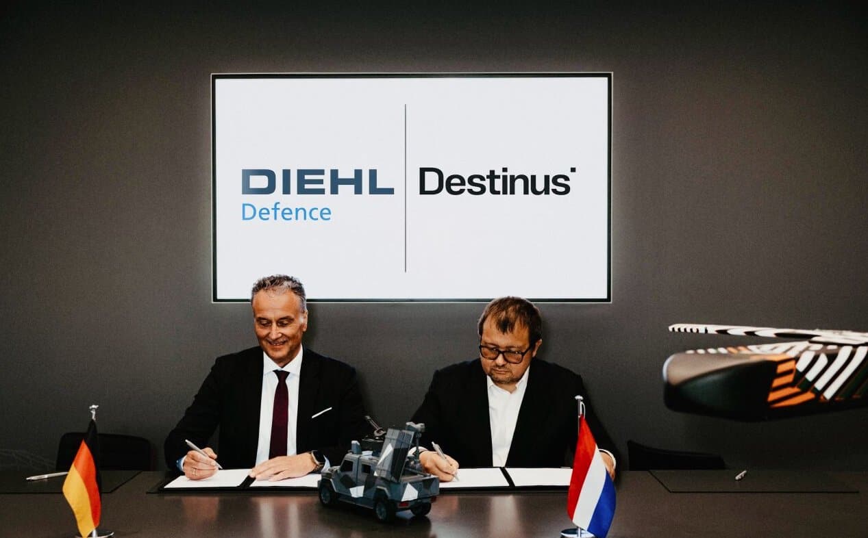 The signing ceremony of the Diehl Defence and Destinus agreement. June 2026. Photo credits: Diehl Defence